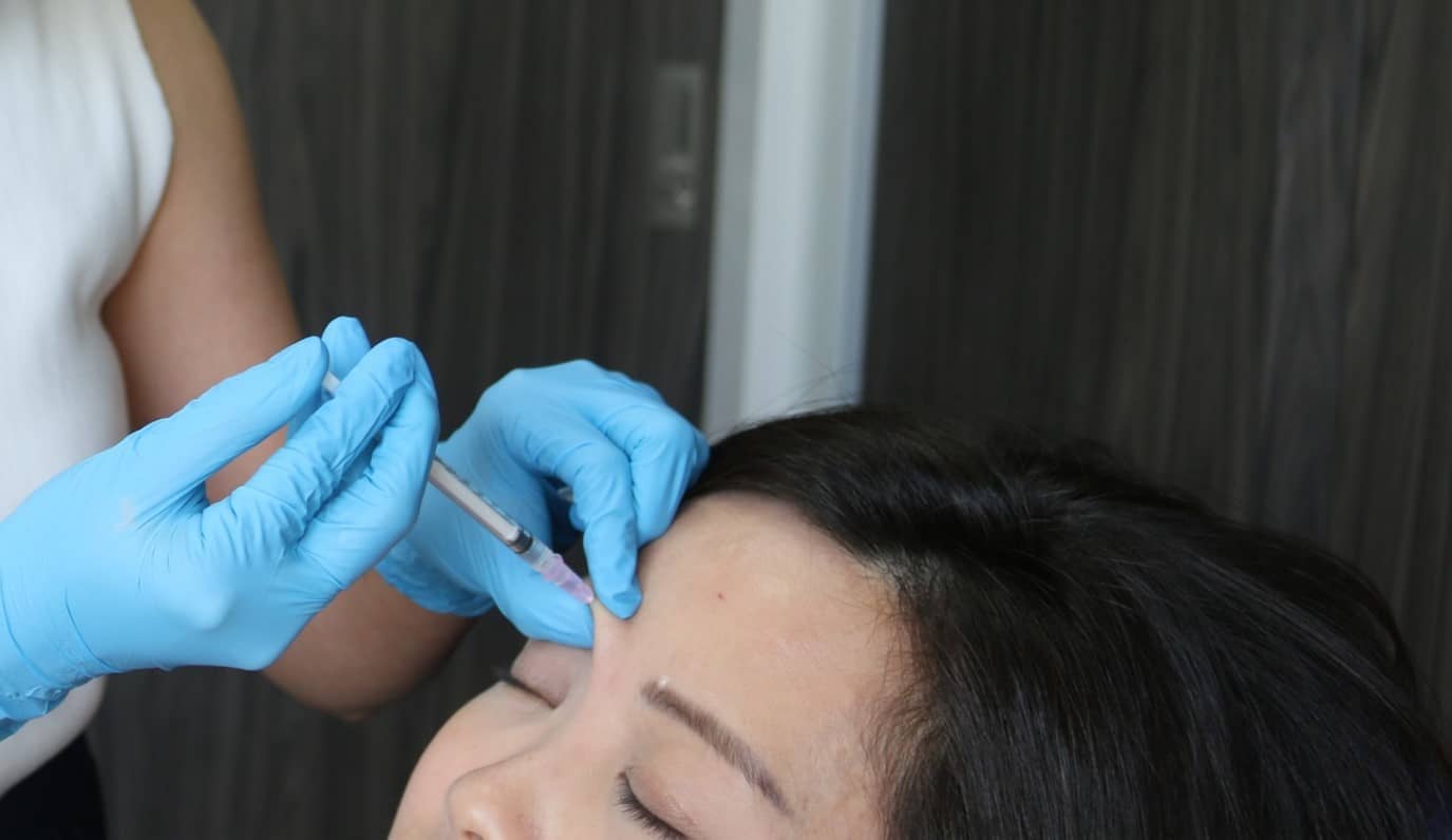 botox injection for treating droopy eyelids