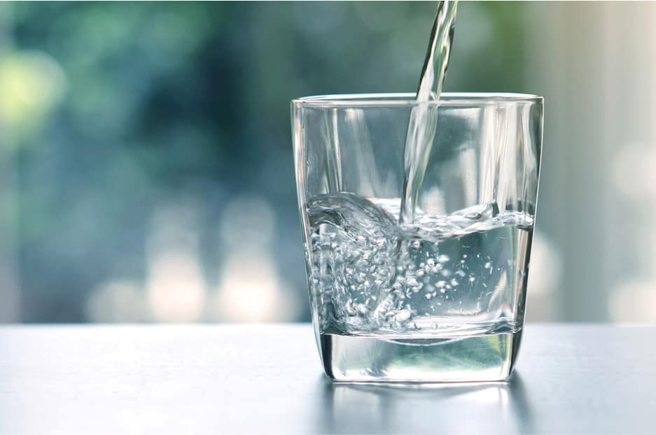 drink water and stay hydrated after plastic surgery