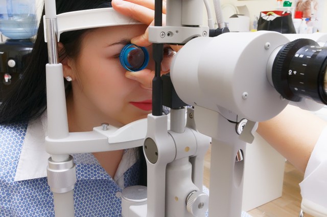 eye test for ptosis in singapore